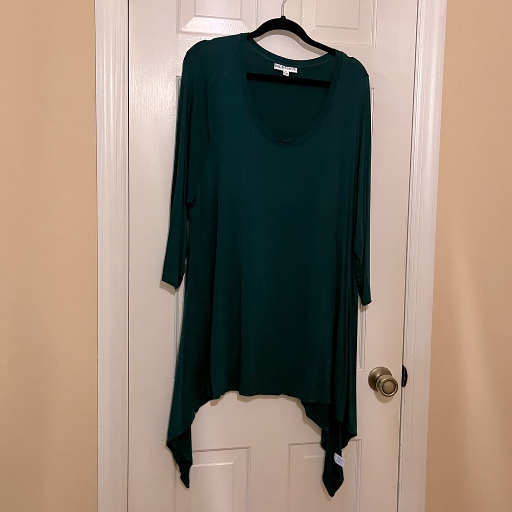 Asymmetrical forrest green tunic, 3/4 sleeves, knit